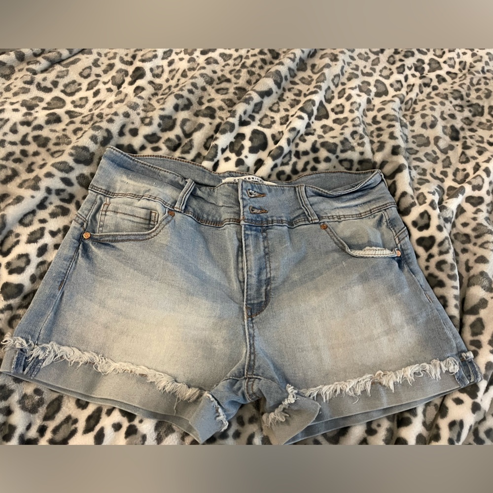 Celebrity Pink shorts
